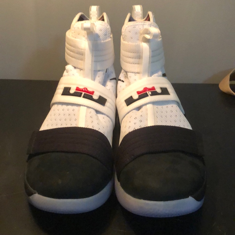 LeBron Soldier 10 “Black Toe” Sz 11